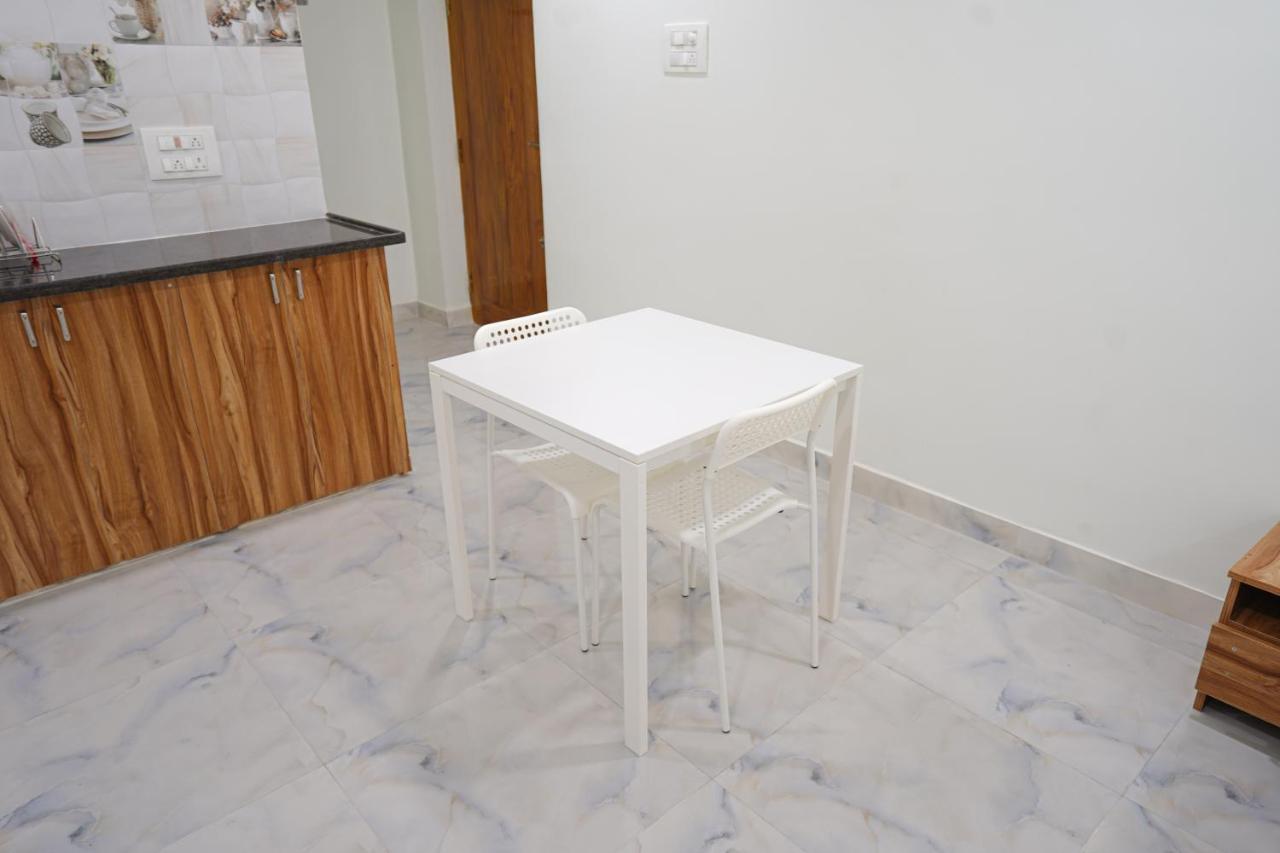 Mahasri Studio Apartments- Brand New Fully Furnished Air Conditioned Studio Apartments Tirupati Buitenkant foto