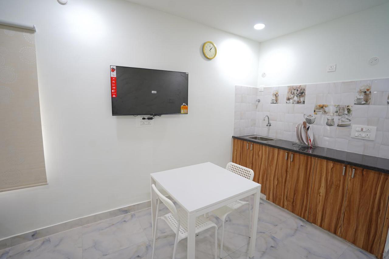 Mahasri Studio Apartments- Brand New Fully Furnished Air Conditioned Studio Apartments Tirupati Buitenkant foto